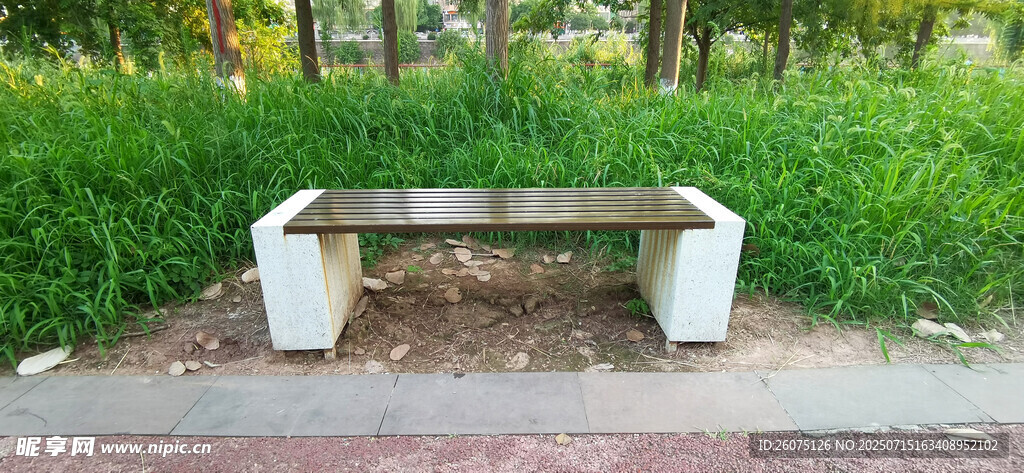 公园户外木质休息长椅