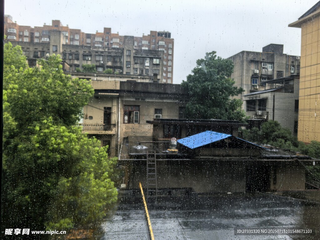 老旧城区景象