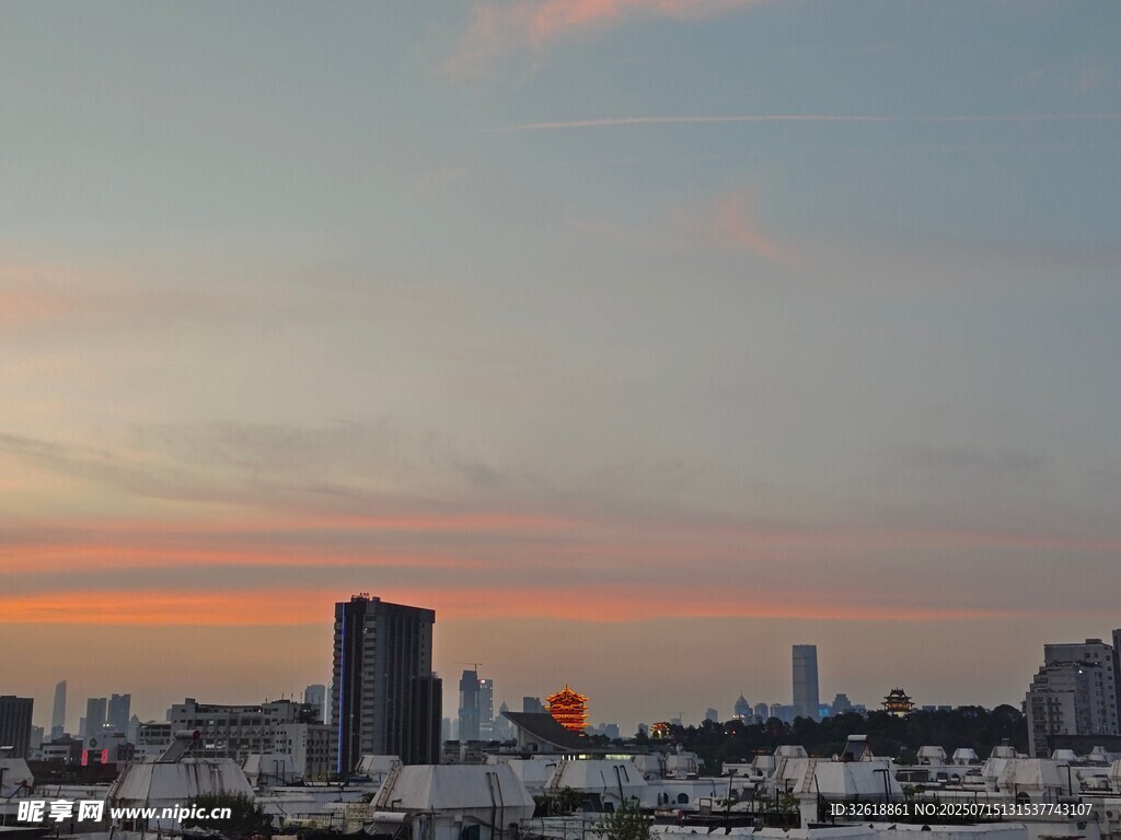 城市黄昏天际线美景