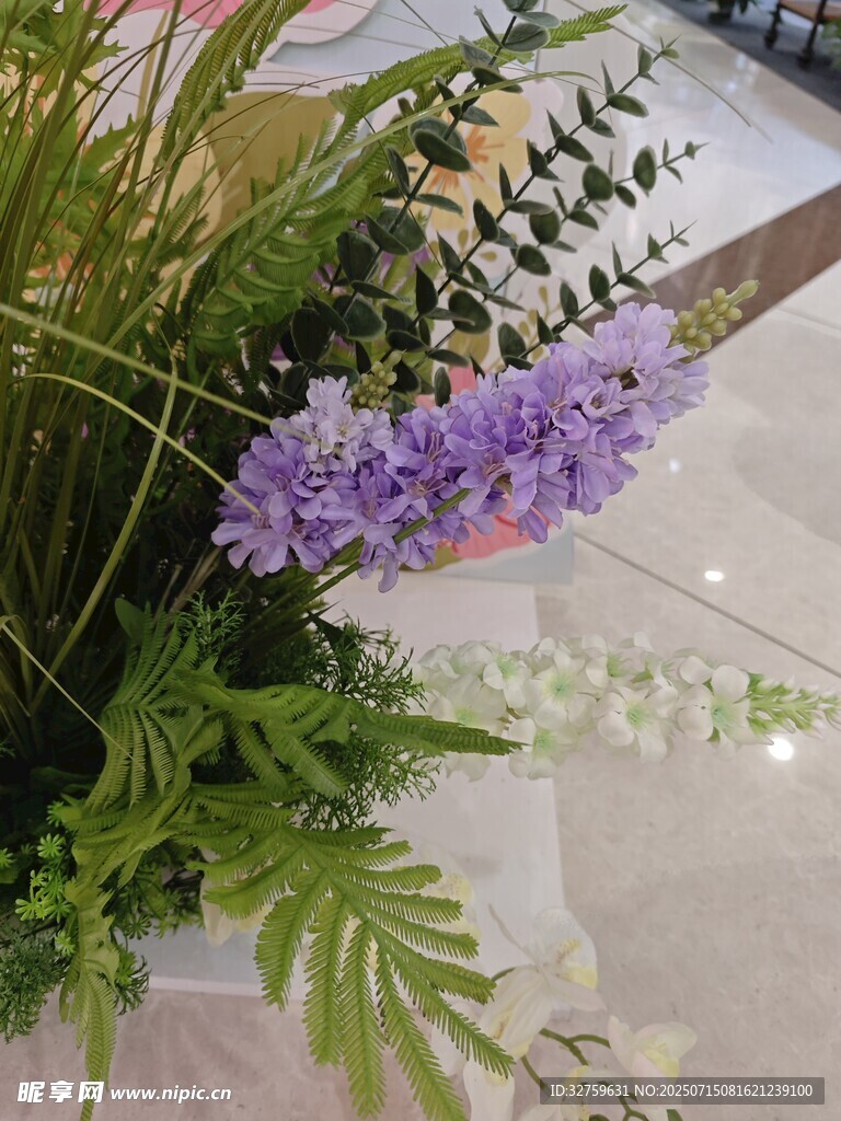 紫色花卉绿植精美组合