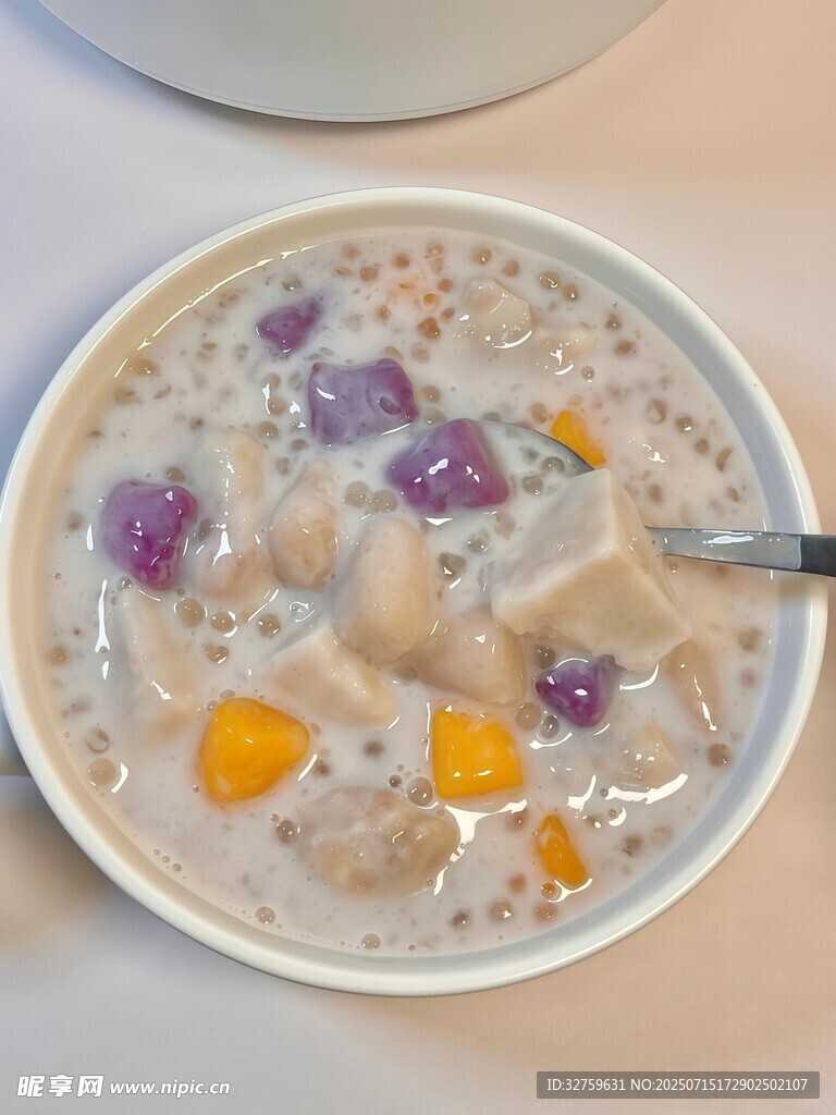 美味芋圆西米露甜品
