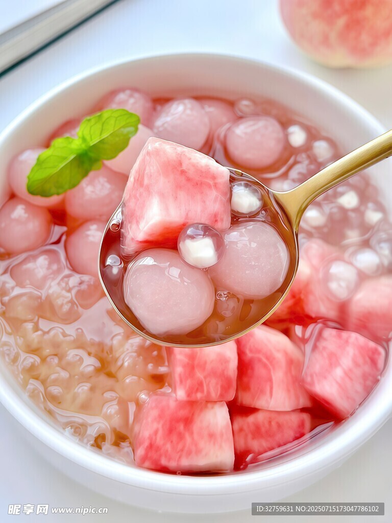 西瓜西米露甜品诱人时刻