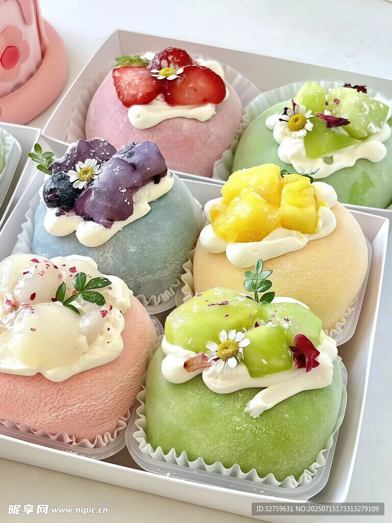 多彩美味水果小蛋糕