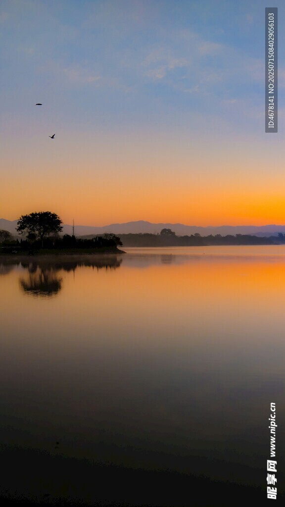 湖畔日落美景