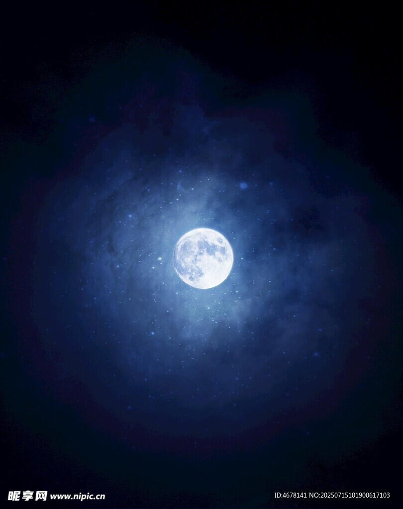夜空中明亮的满月