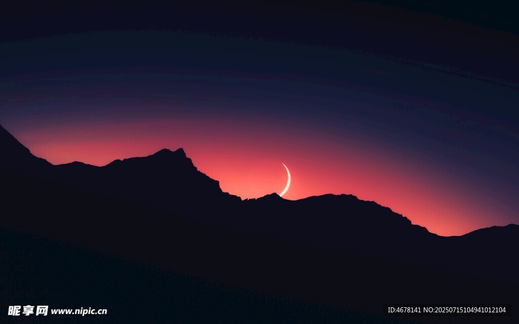 日落时分的壮丽山景