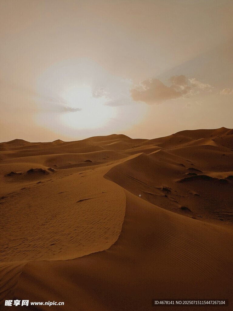 沙漠落日美景