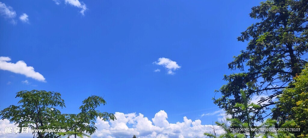 蓝天白云