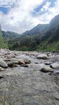 山间溪流 布满嶙峋石块