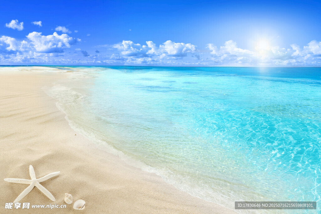 美丽海滩与清澈海水景象