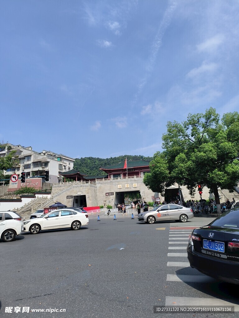 城市路边停车场景