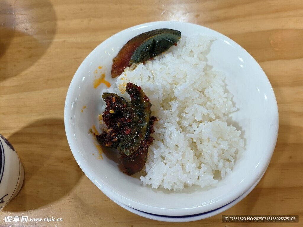 卤肉盖饭