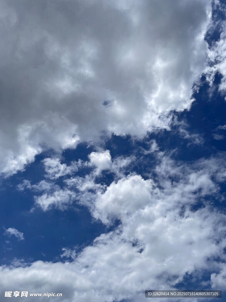 蓝天白云美景