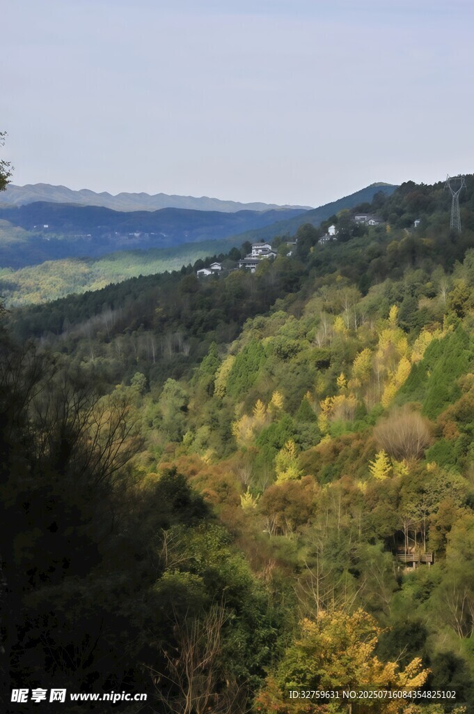 秋日山林美景