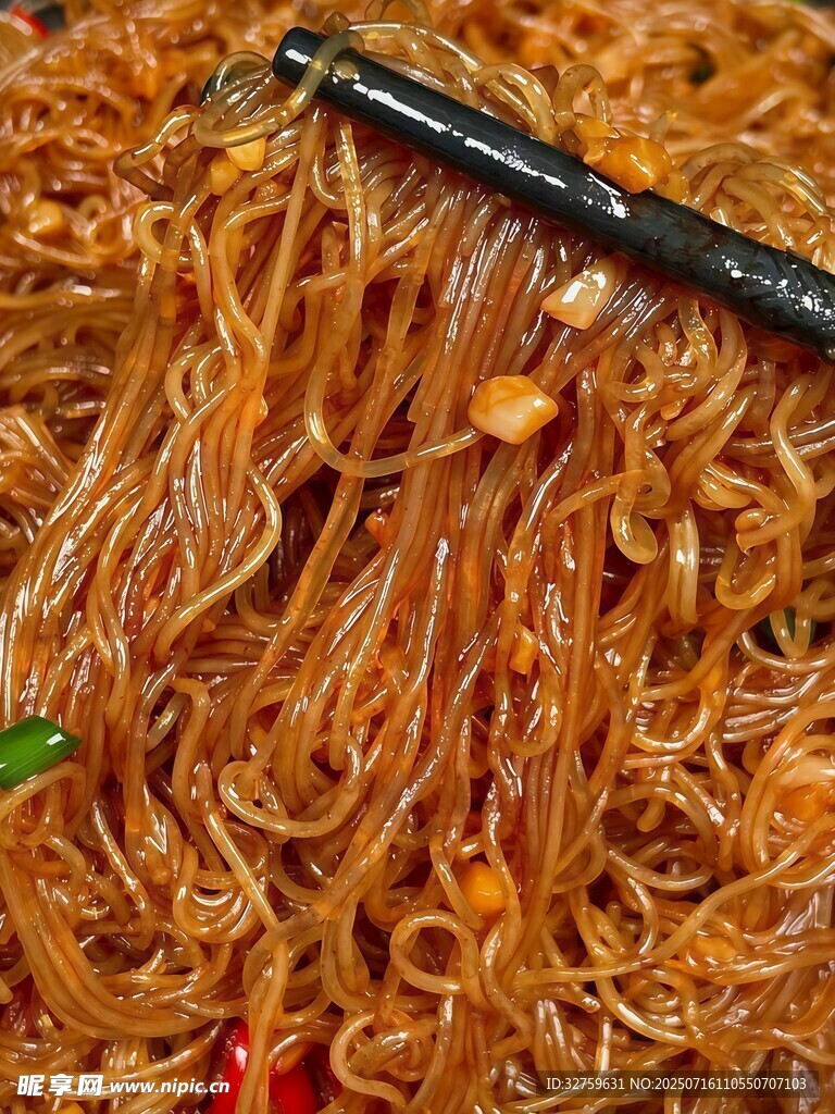 美味炒粉条配筷子