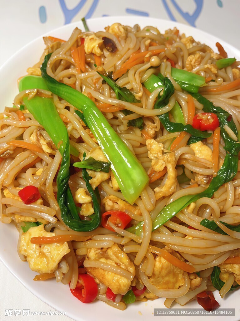 美味鸡蛋青菜炒面