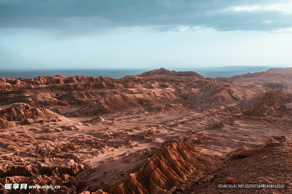 壮丽红色峡谷地貌景观