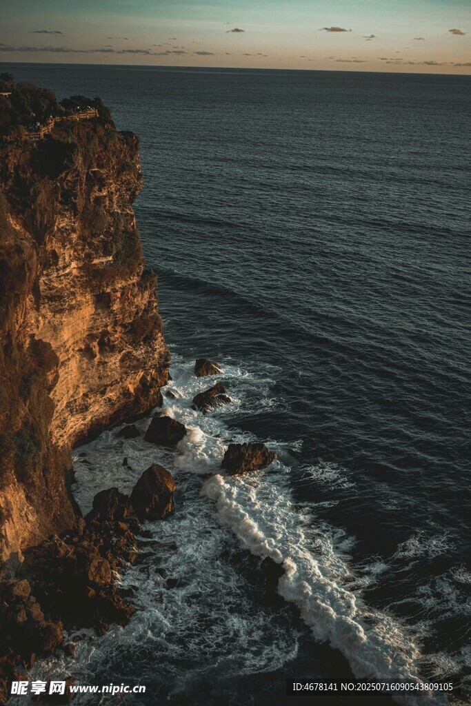 海边悬崖日落壮美景观