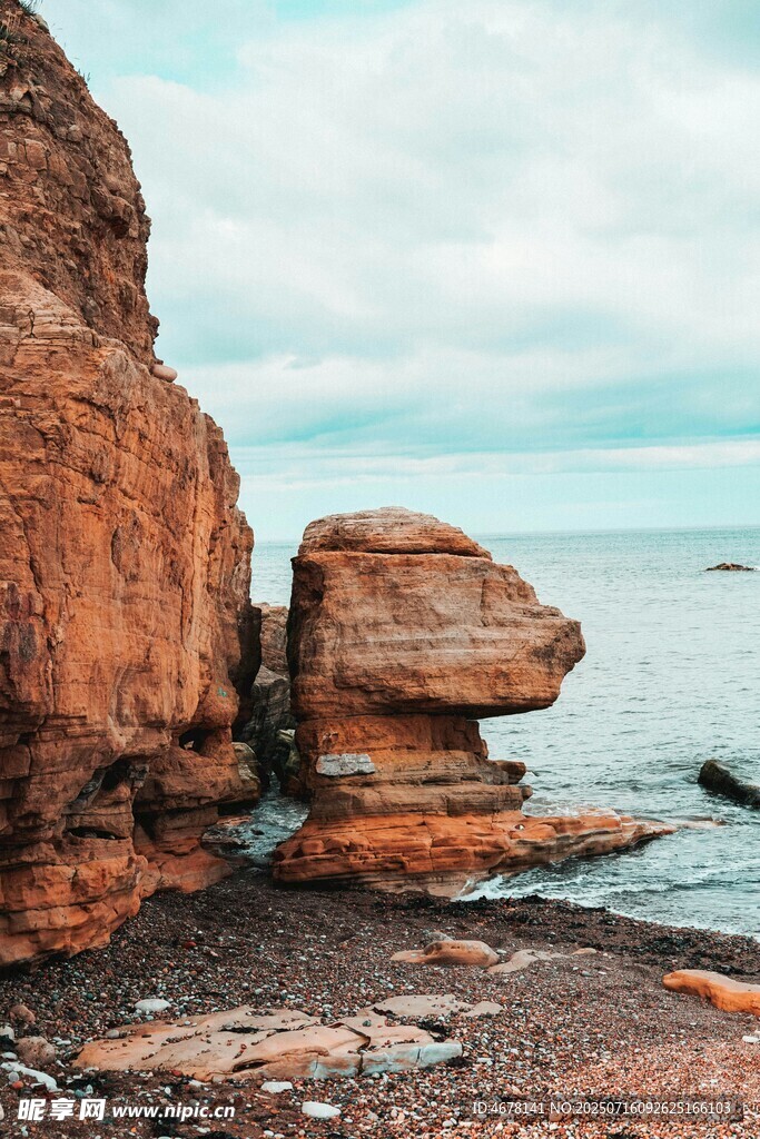 海边奇特岩石景观