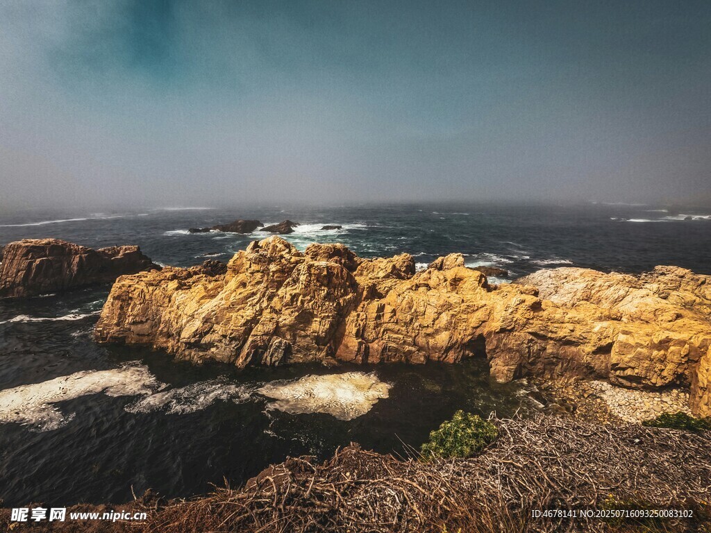 海岸岩石景观