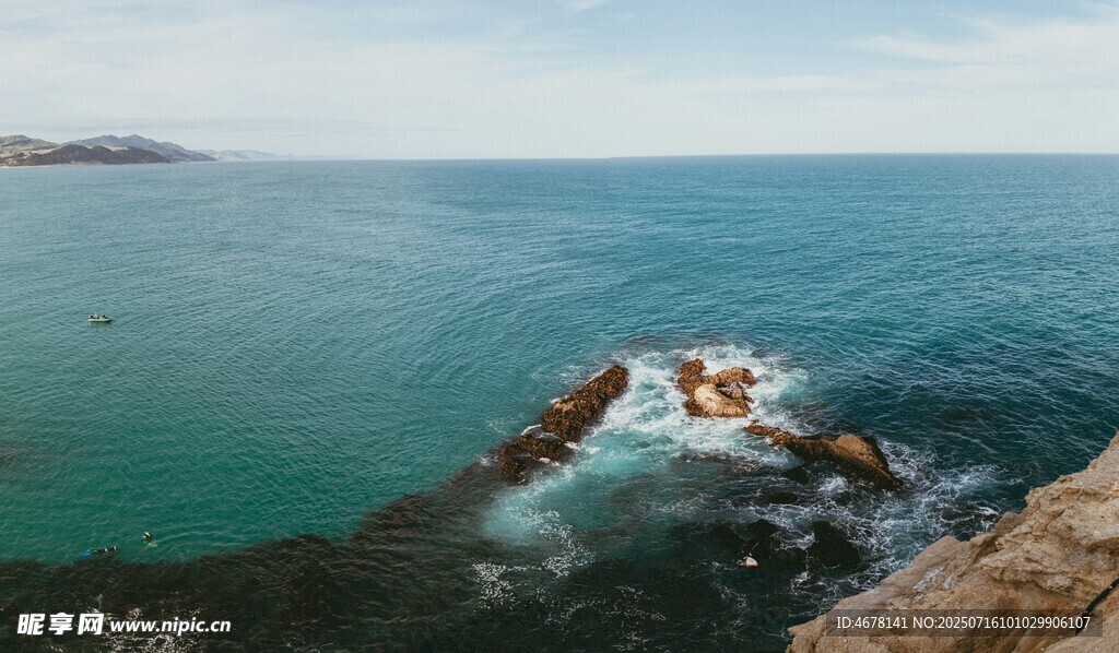 海边礁石风景