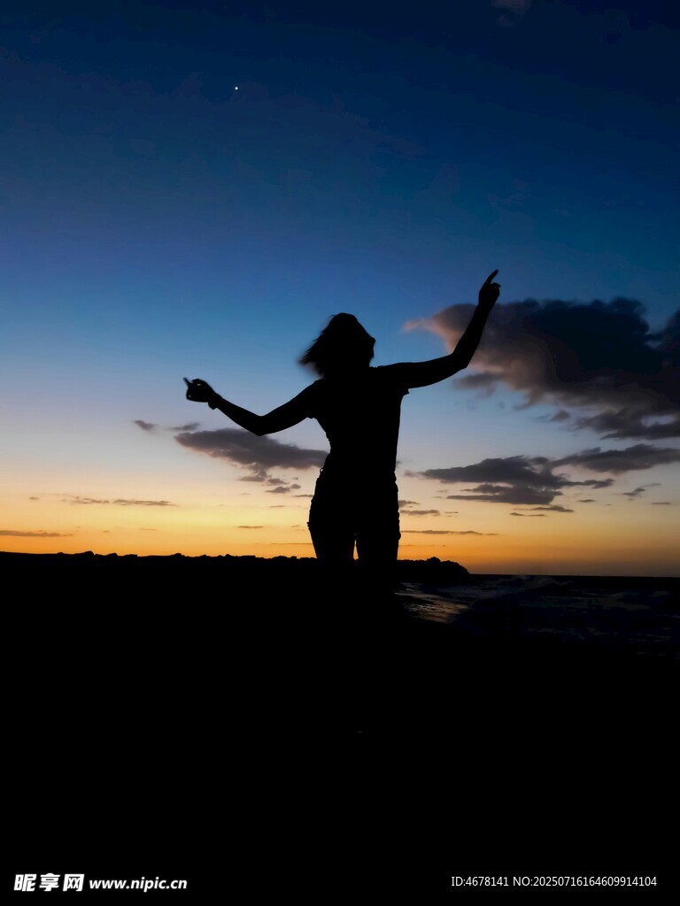 夕阳下的舞者