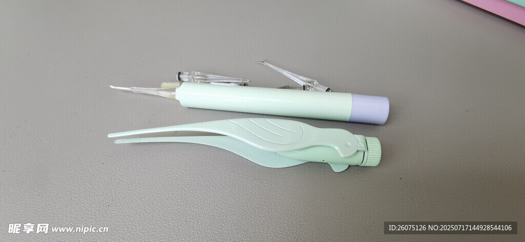 浅绿色造型的采耳工具套