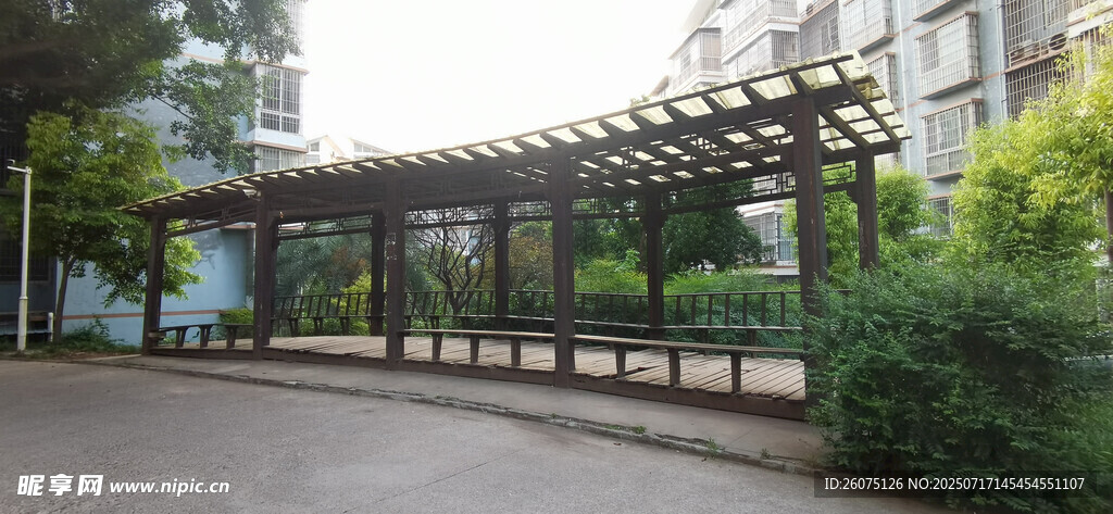 户外木质休闲长廊景观