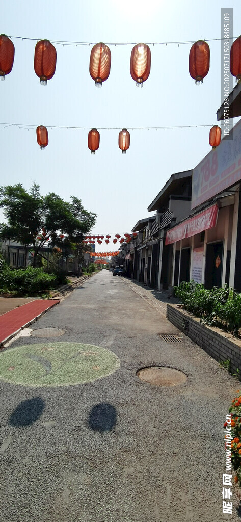 街道挂饰营造中式氛围