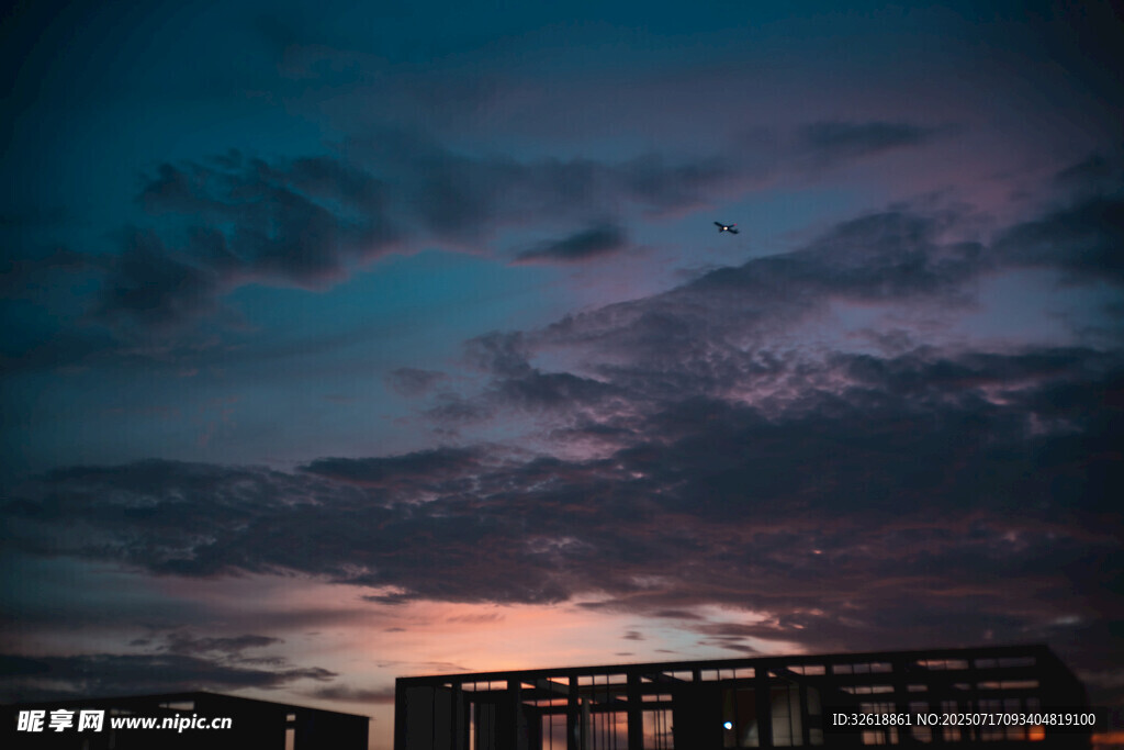 城市黄昏天空美景