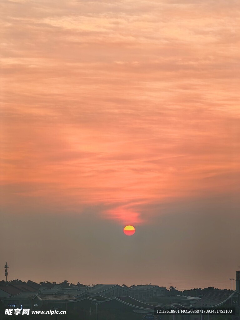 日落时分的美丽天际线