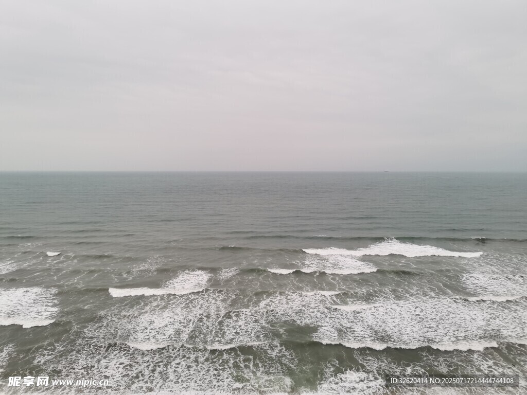 海边雪景 海浪覆雪之景