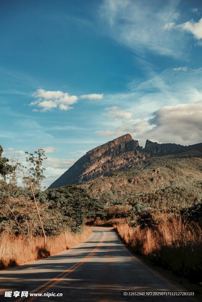 山间公路美景