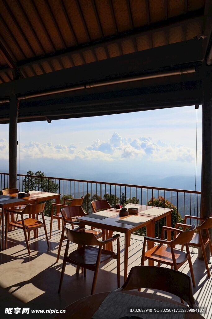 海景露台餐厅桌椅景观