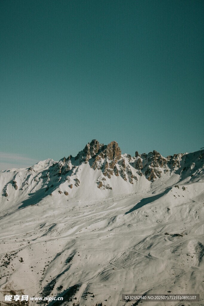 雪山壮丽景致