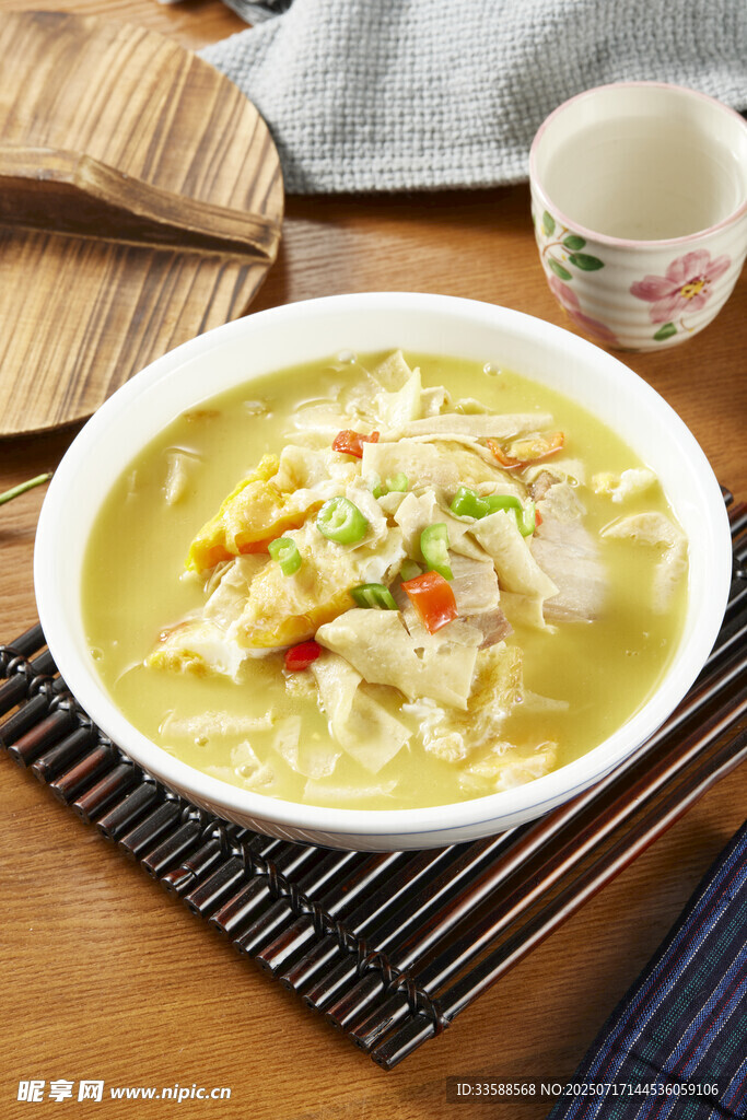 衡阳豆皮焖荷包蛋 竖版 侧面照