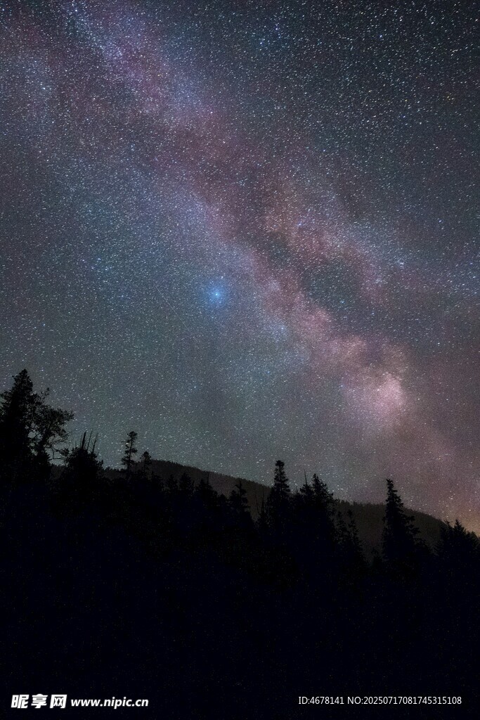 夜空下的璀璨星河