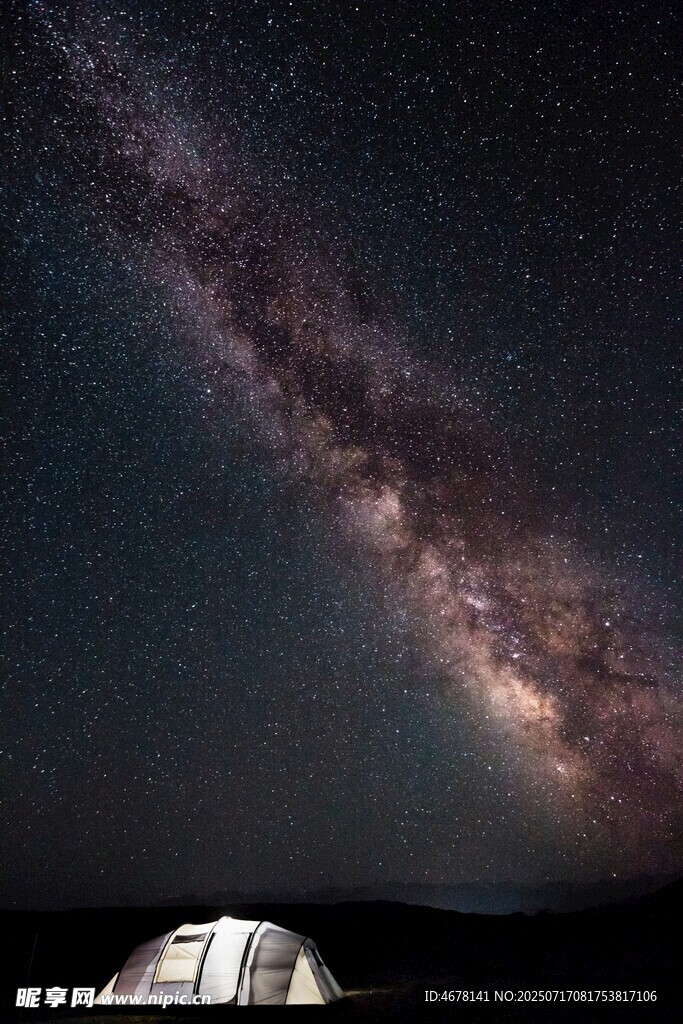星空下的露营帐篷