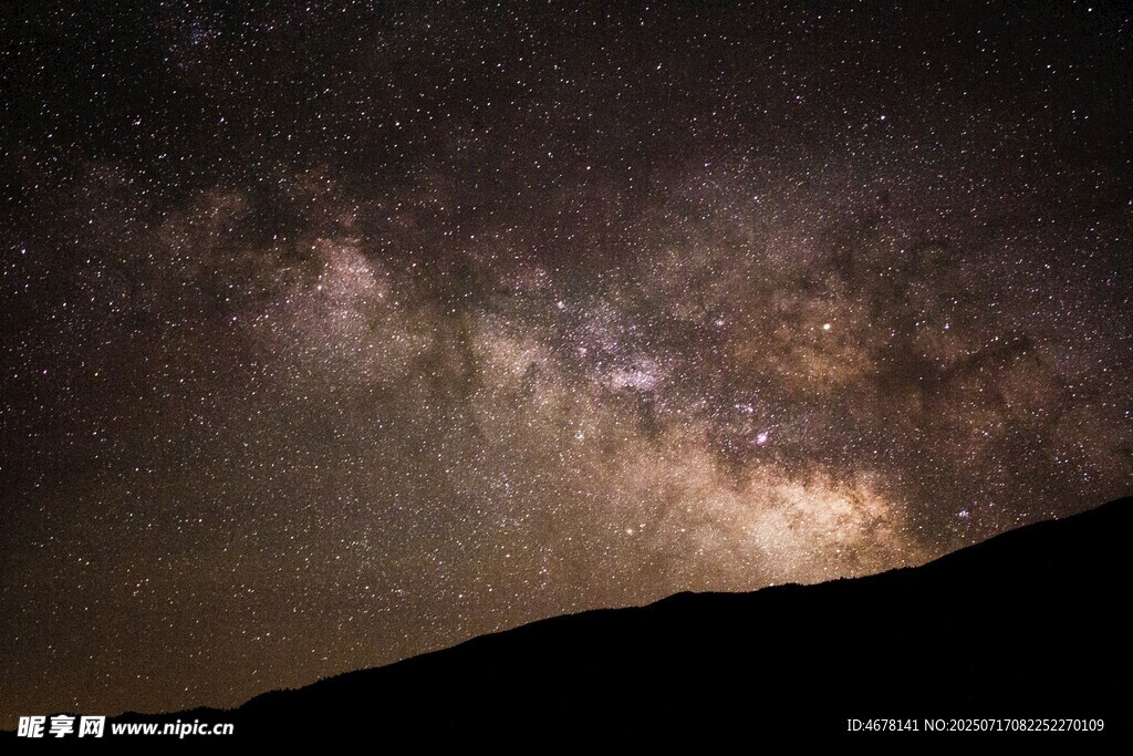 夜空下的璀璨星河