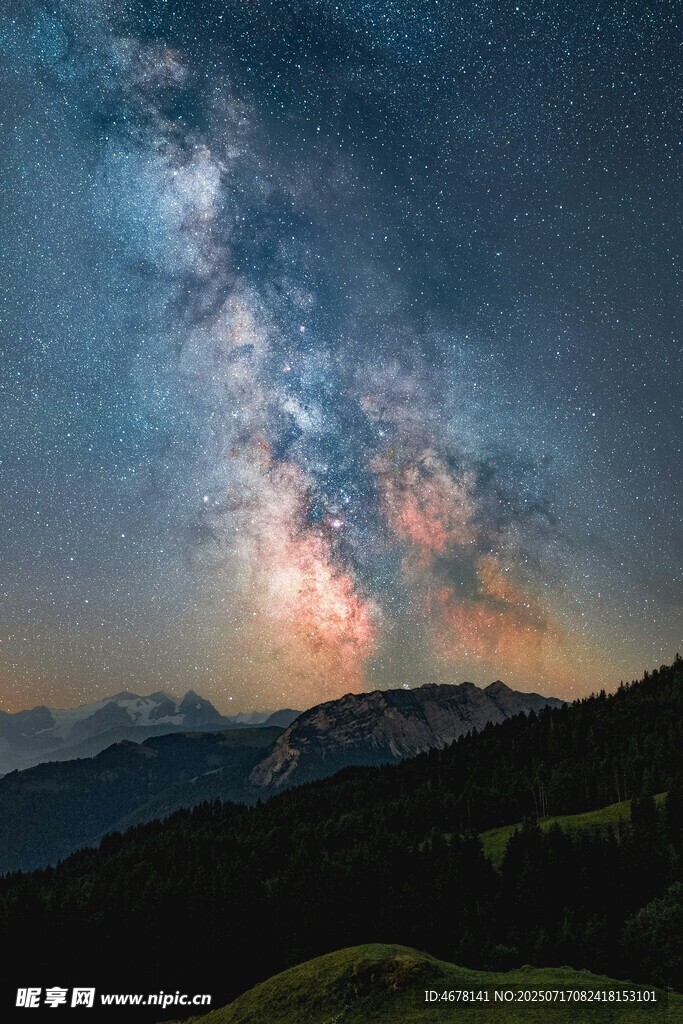 山间璀璨星空美景