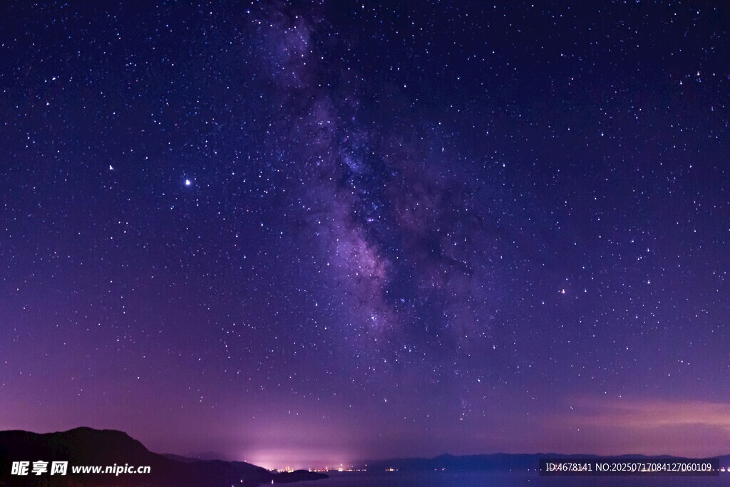 璀璨星空下的梦幻夜景