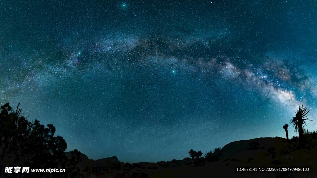 星空下的浪漫户外身影