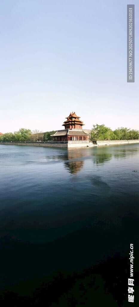 湖畔古亭