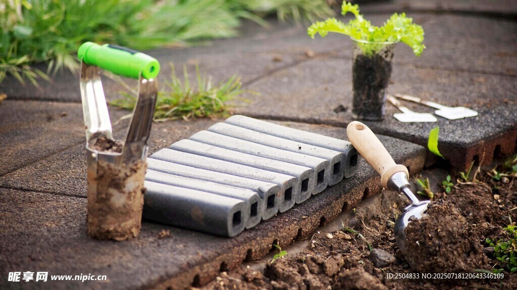 户外园艺工具与种植台