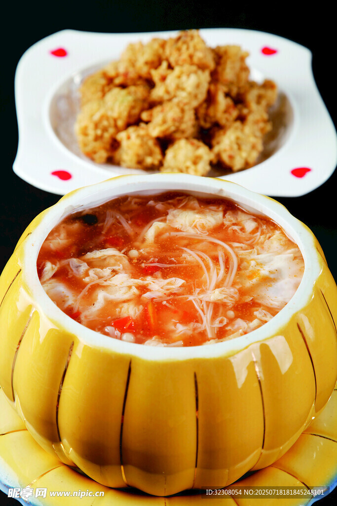 南瓜汤配香酥炸鸡块