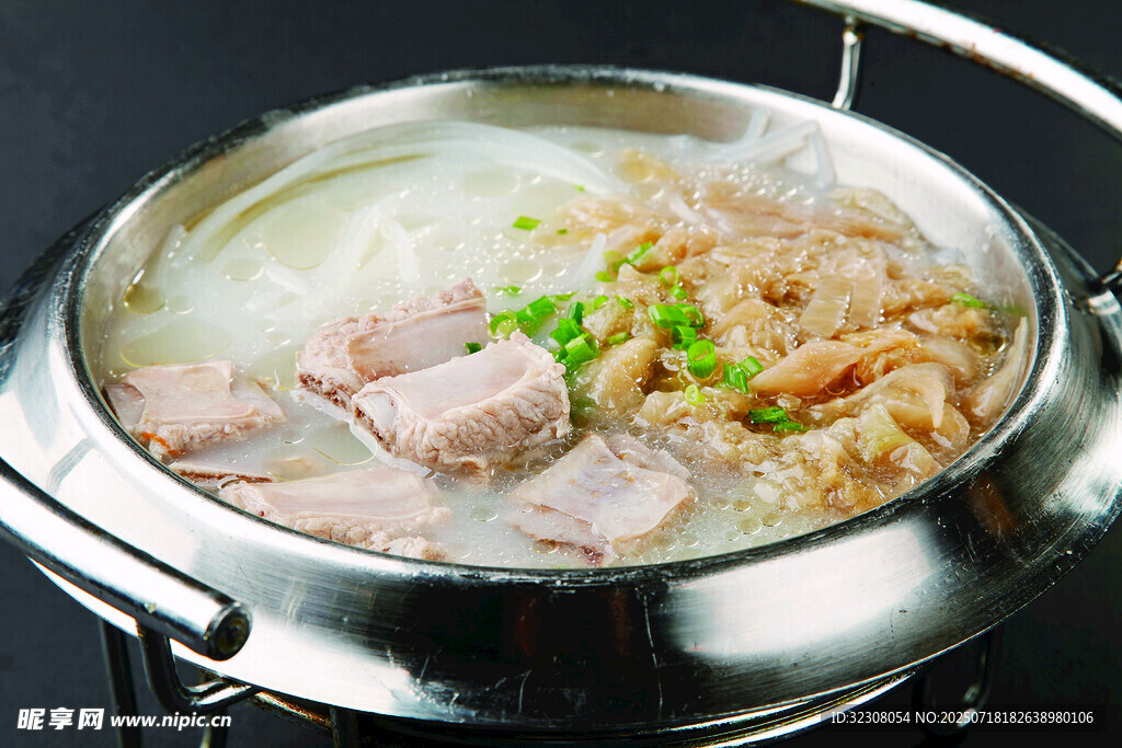 鲜香猪肉米线锅