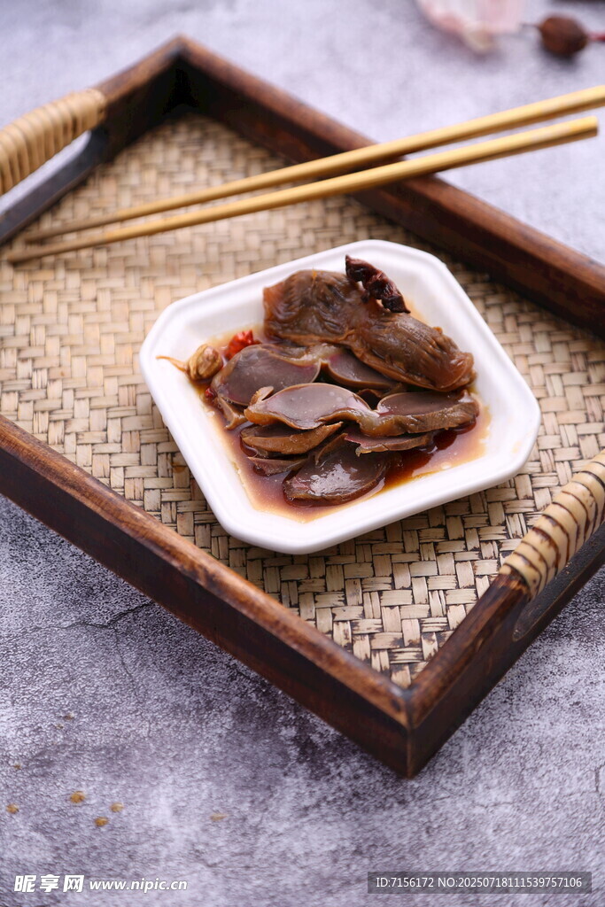 美味卤味鸭胗菜品