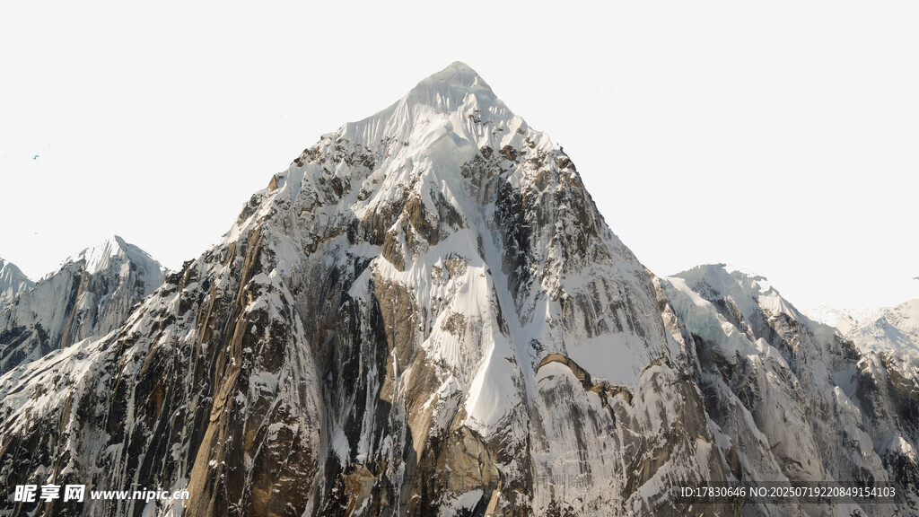 巍峨雪山壮丽景致