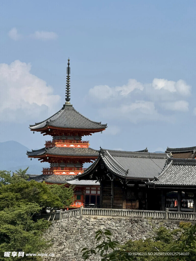 日本古建筑宝塔风景