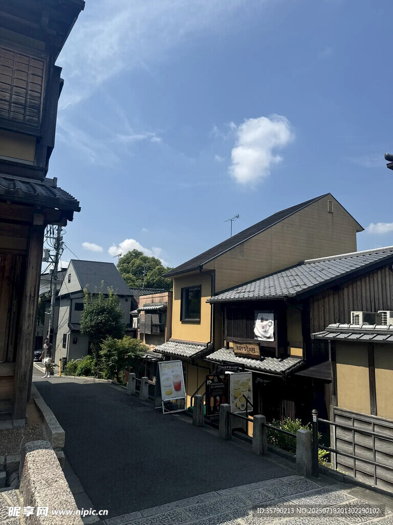 日式古朴小巷景致